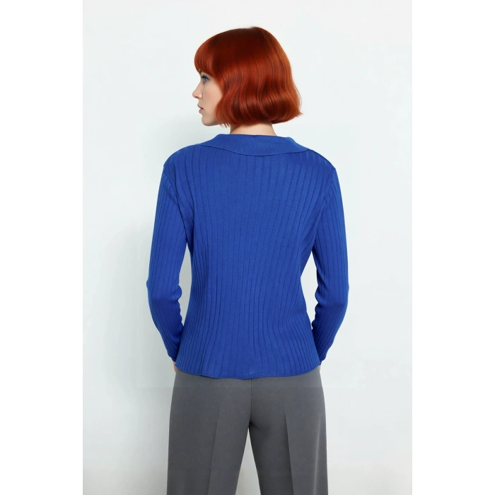 Kadınlara Özel Basic Regular Kesim Polo Yaka Fitilli Triko Kazak Modern ve Konforlu Stil Kaliteli