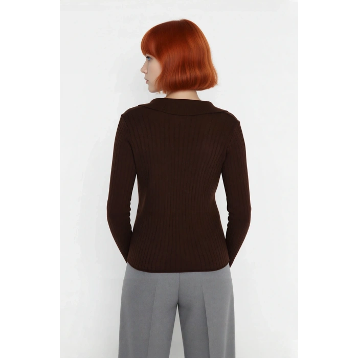 Kadınlara Özel Basic Regular Kesim Polo Yaka Fitilli Triko Kazak Modern ve Konforlu Stil Kaliteli