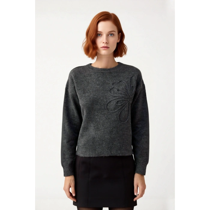 Kadınlara Özel Bisiklet Yaka Nakışlı Çiçekli Gri Triko Kazak Günlük Kış Stili Kaliteli Şık