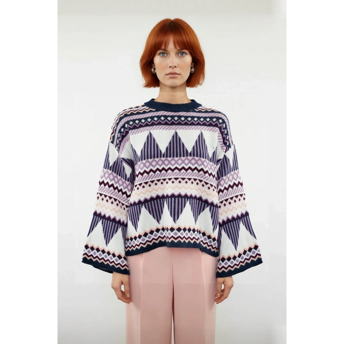 Kadınlara Özel Etnik Desenli Oversize Düşük Kol Bisiklet Yaka Triko Kazak Soğuk Havalara Uyumlu