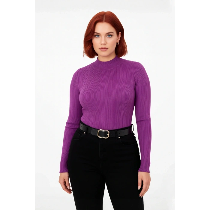 Kadınlara Özel İnce Fitilli Dik Yaka Mor Triko Kazak Günlük Kombinleriniz İçin İdeal Seçim.