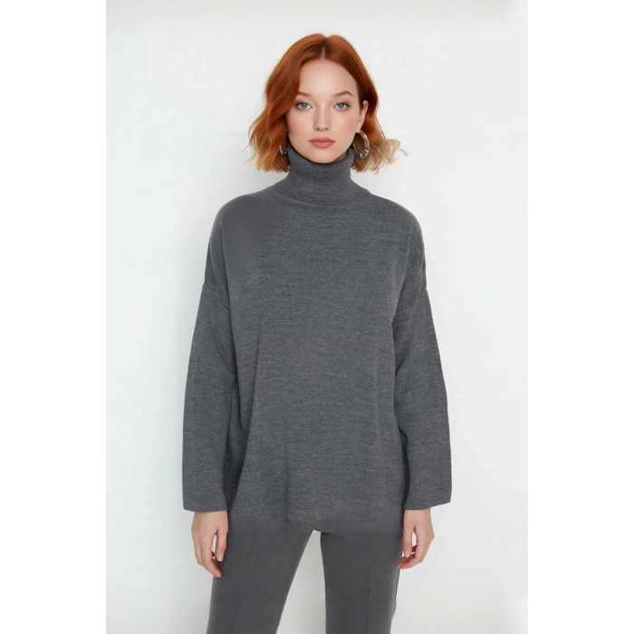 Kadınlara Özel Oversize Kesim Düz Desen Balıkçı Yaka Uzun Kollu Triko Kazak Kış Modası Kaliteli