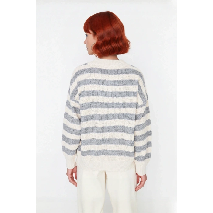 Kadınlara Özel Oversize Kesim Rahat Bisiklet Yaka Desenli Bej Gri Triko Kazak Kış Şıklığı Kaliteli