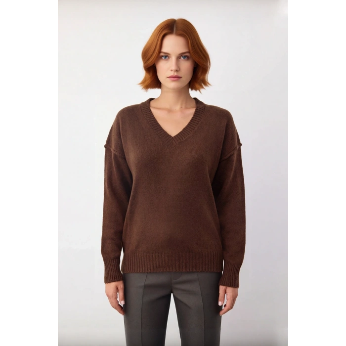 Kadınlara Özel Oversize V Yaka Triko Kazak Düşük Kollu Uzun Boylu Kahverengi Rahat Şıklık Sunar