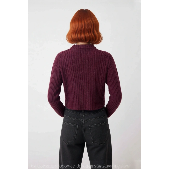 Kadınlara Özel Rahat Regular Kesim Crop Triko Kazak Fitilli Dokusu İle Kış Stilinizi Tamamlayın