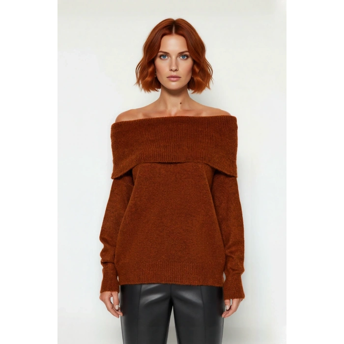 Kadınlara Özel Regular Kalıp Carmen Yaka Triko Kazak Kış Şıklığı İçin İdeal Uzun Kollu Tasarım