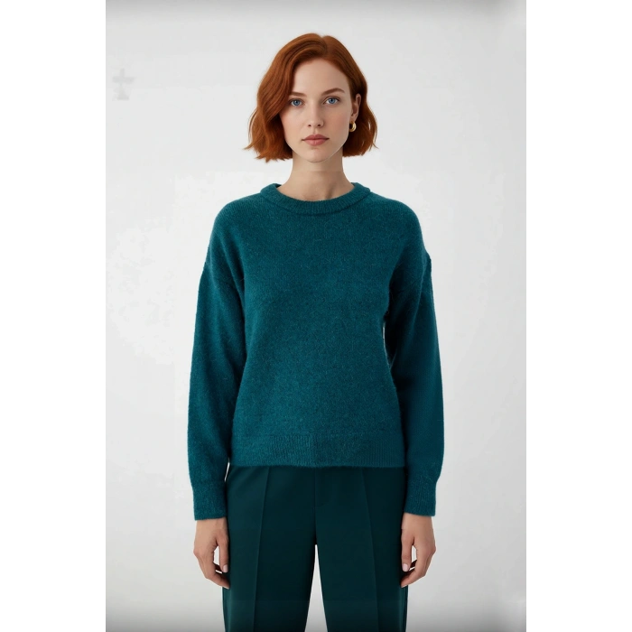 Kadınlara Özel Regular Kalıp Düşük Kol Triko Bisiklet Yaka Kazak Rahat Kış Günleri İçin İdeal Seçim