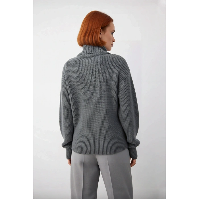 Kadınlara Özel Regular Kalıp Fermuarlı Dik Yaka Triko Kazak Düşük Kollu Kışlık Rahat Giyim