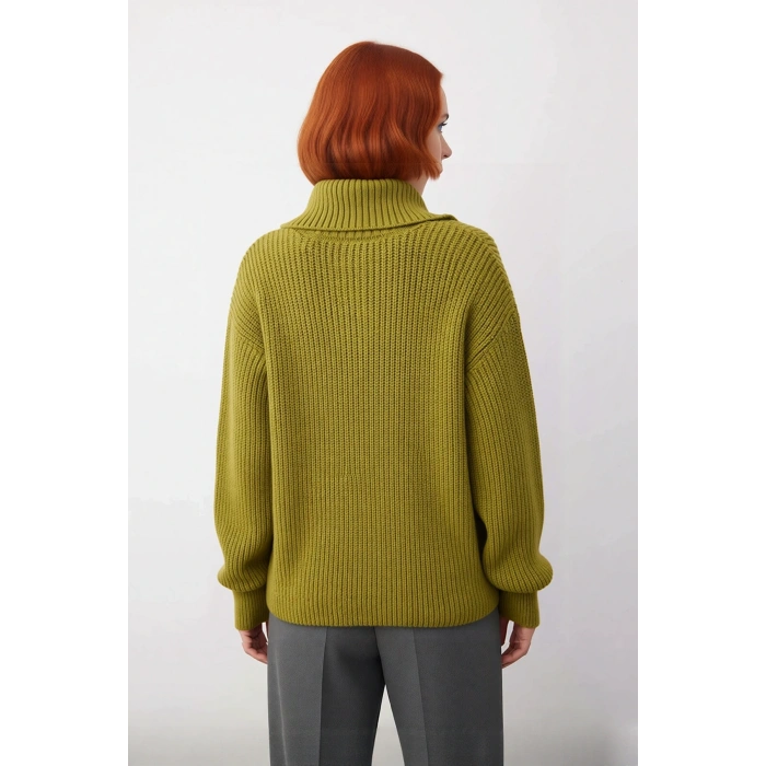 Kadınlara Özel Regular Kalıp Fermuarlı Dik Yaka Triko Kazak Düşük Kollu Kışlık Rahat Giyim