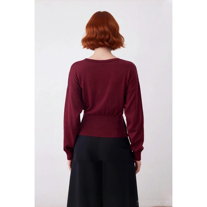 Kadınlara Özel Uzun Kollu İnce Triko Kazak Fitted Kesimiyle Günlük ve İş Hayatında Şıklık Kaliteli