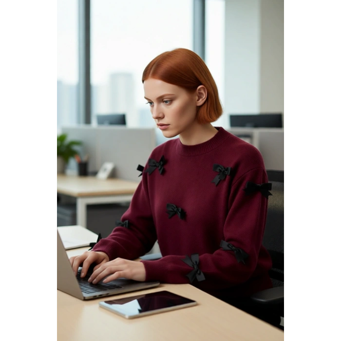 Kadınlara Yönelik Konforlu Regular Kalıp Bisiklet Yaka Triko Kurdele Fiyonklu Uzun Kollu Kazak