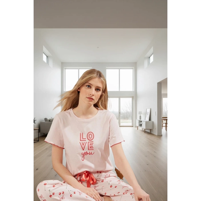 Kiraz Desenli Pamuklu Pijama Takımı Rahatlık ve Şıklık Bir Arada Mükemmel Uyum