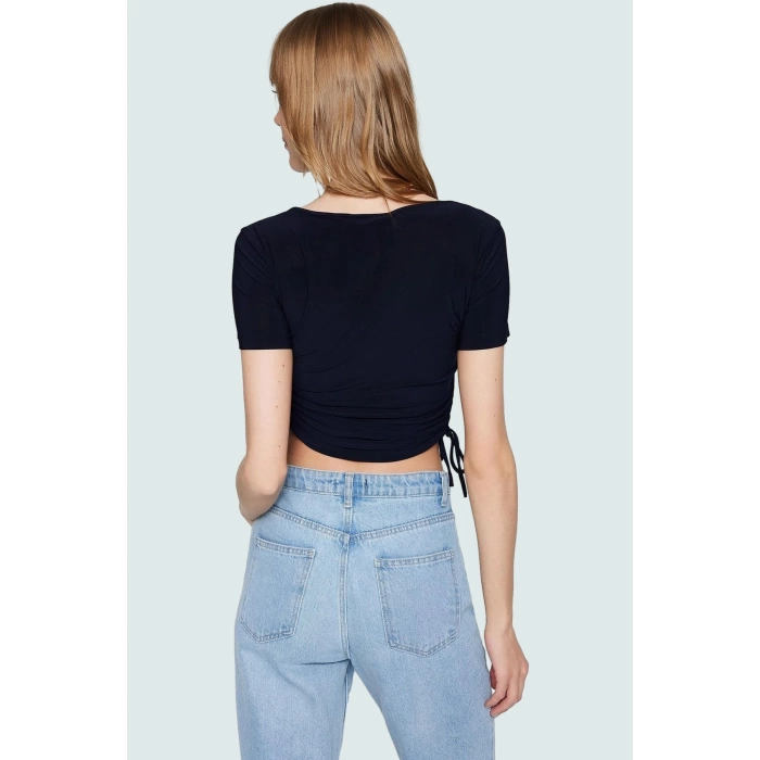 Kısa Bluz Polyester Elastan Karışımı Kare Yaka Büzgü Detay Dayanıklı Malzeme