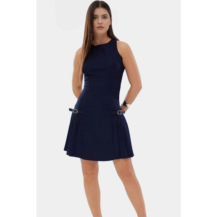 Kısa Elbise Polyester Kumaş A Line Kesim Pili Detay Uzun Ömürlü Dayanıklı Malzeme