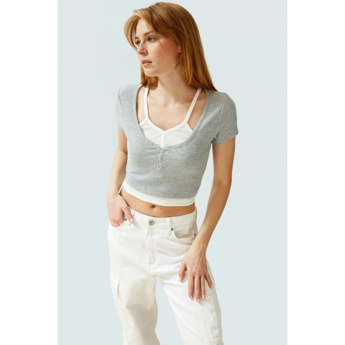 Kısa Kollu Bluz Vücudu Saran Örme Polyester Yazlık Profesyonel Görünüm Kaliteli İşçilik