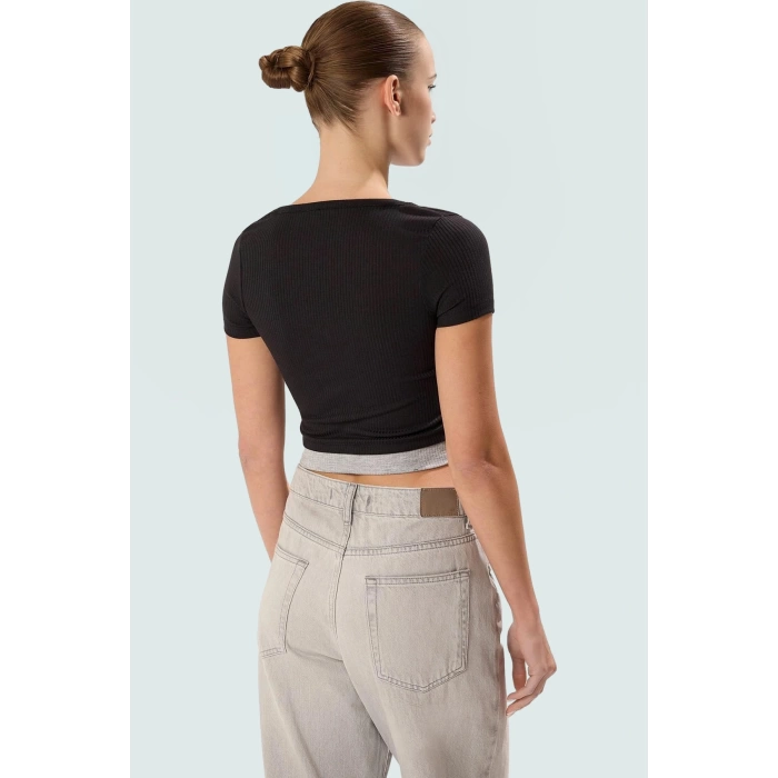 Kısa Kollu Bluz Vücudu Saran Örme Polyester Yazlık Profesyonel Görünüm Kaliteli İşçilik