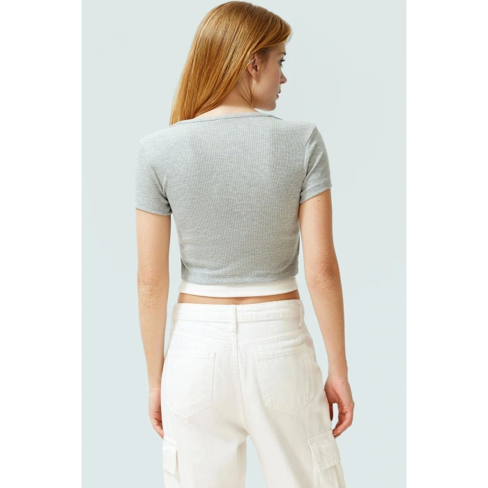 Kısa Kollu Bluz Vücudu Saran Örme Polyester Yazlık Profesyonel Görünüm Kaliteli İşçilik