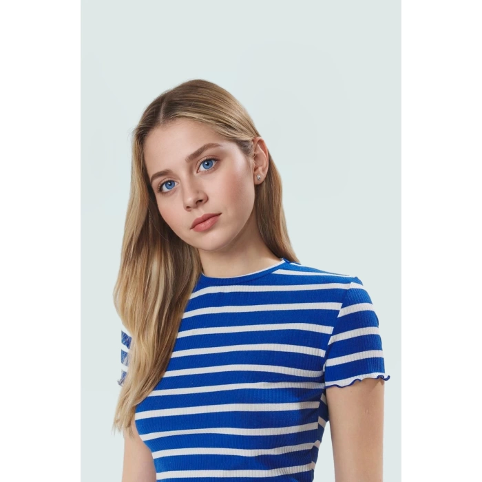 Kısa Kollu Çizgili Örme Bluz Rahat Şık Fitted Kalıp Kaliteli İşçilik Günlük Kullanım İçin