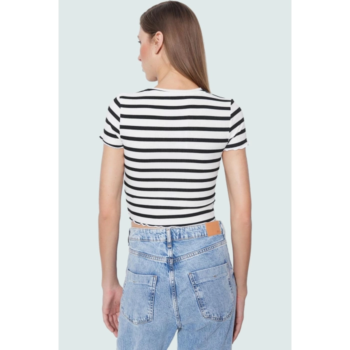Kısa Kollu Çizgili Örme Bluz Rahat Şık Fitted Kalıp Kaliteli İşçilik Günlük Kullanım İçin