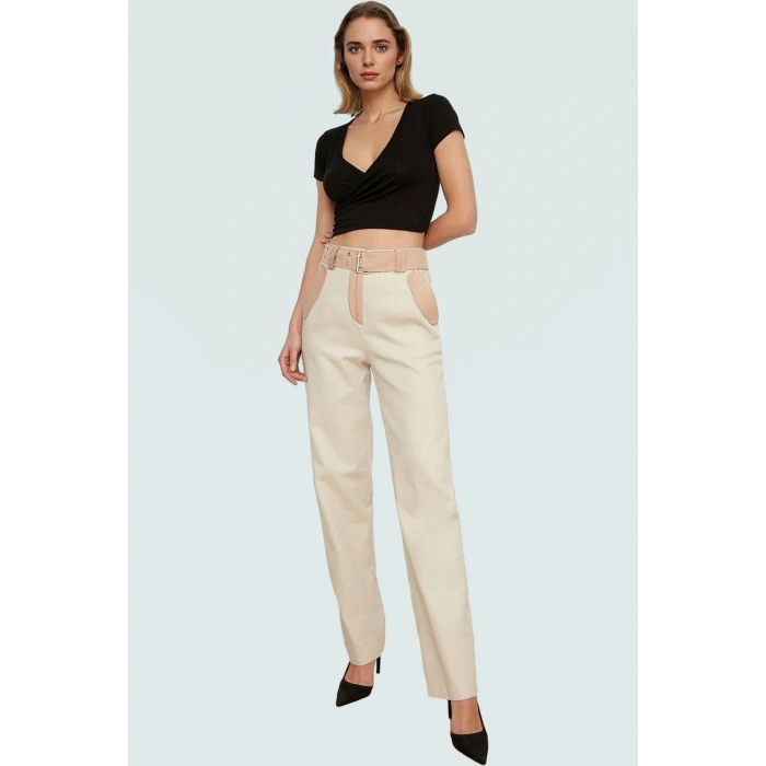 Kısa Kollu Crop Bluz V Yaka Fitted Kalıp Viskoz Kumaş Uzun Ömürlü Dayanıklı Malzeme