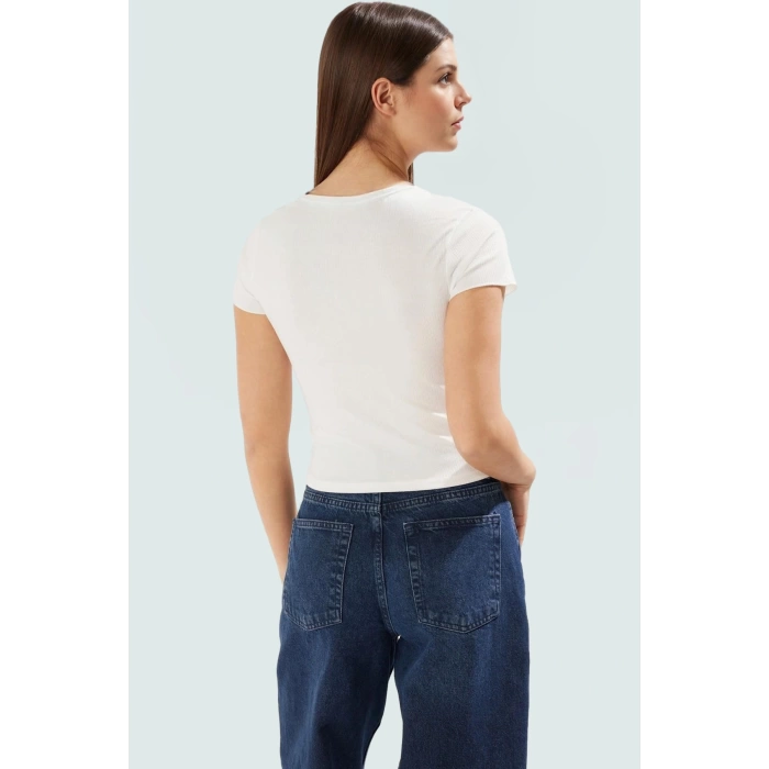 Kısa Kollu Örme Bluz Dantel Detay Fitted Kalıp Rahat Yazlık Seçkin Malzeme Trend Tasarım