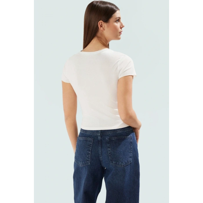 Kısa Kollu Örme Bluz Dantel Detay Fitted Kalıp Rahat Yazlık Seçkin Malzeme Trend Tasarım