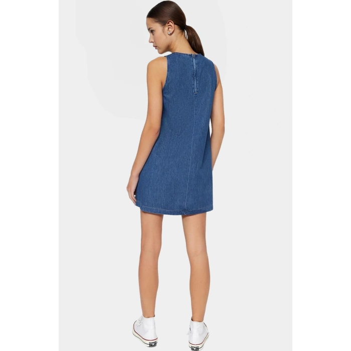 Kısa Kolsuz Denim Elbise Yazın Rahatlığı ve Şıklığı Rahat Şık Modern Stil Görünüm