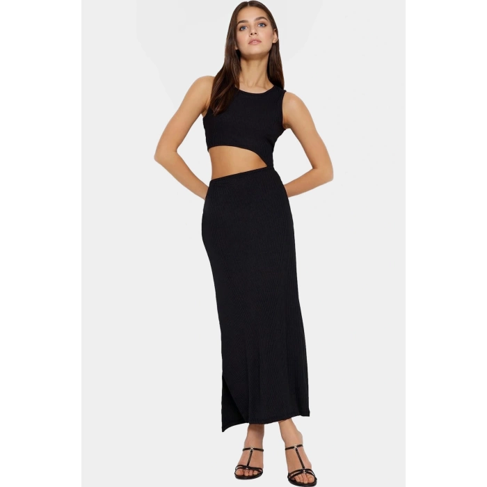 Maxi Örme Elbise Bisiklet Yaka Cut Out Detaylı 96% Polyester Rahat Ve Şık Günlük Kullanım İçin