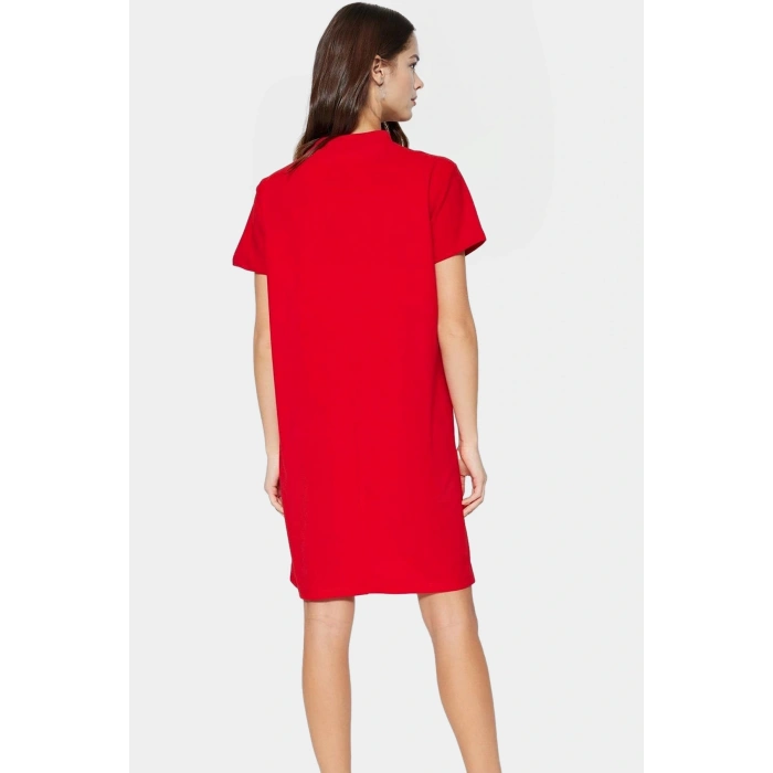 Mini Krep Elbise Shift Kalıp Cep Detaylı Polyester Kumaş Günlük Stil Şık Görünüm Uzun Ömürlü
