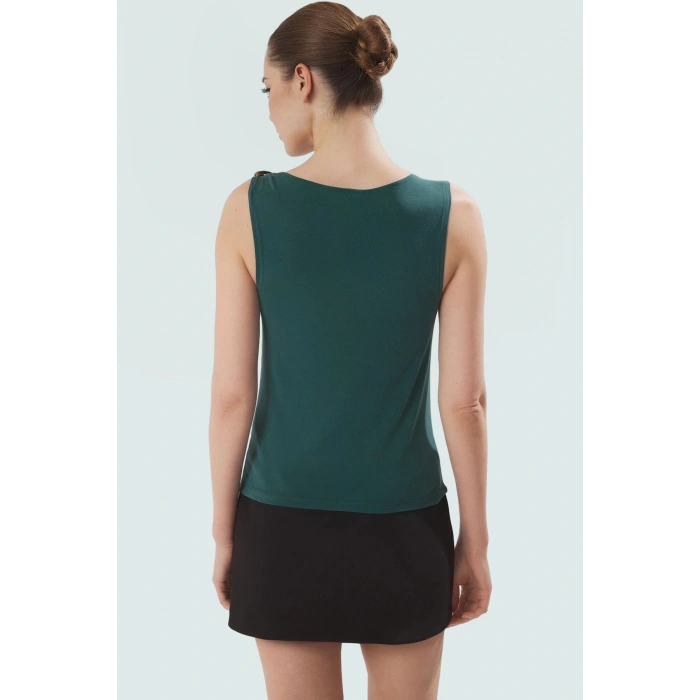 Modal Kumaştan Rahat Bluz Degaje Yaka Regular Kalıp Yazlık Özenle Seçilmiş Modern Stil