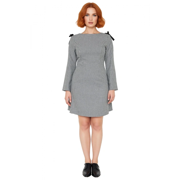 Modern Kadın Büyük Beden Ekose Desenli A Kesim Mini Elbise Uzun Kollu Kayık Yaka Detaylı Şık Dokuma