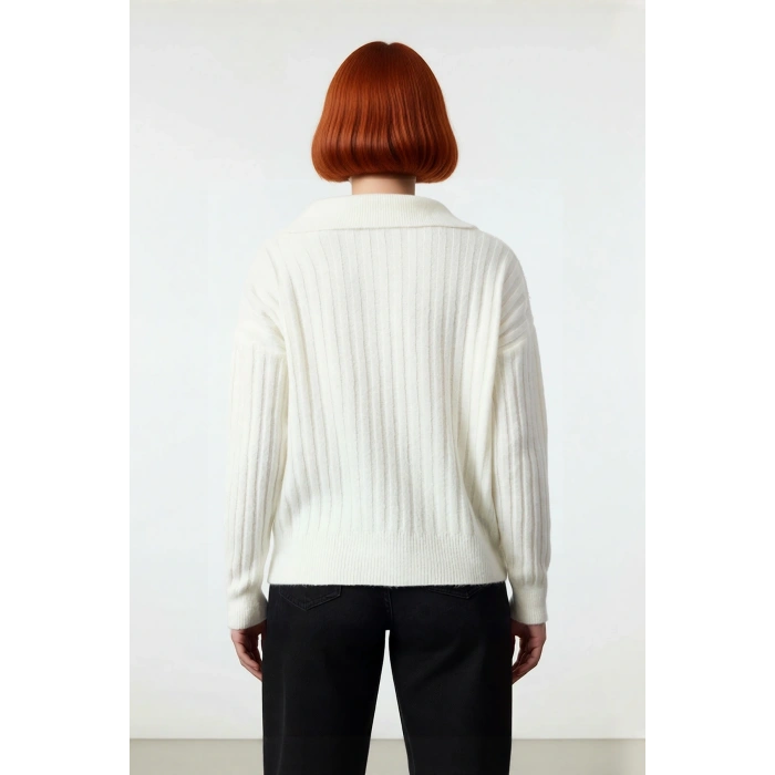 Modern Kadın Oversize Polo Yaka Triko Kazak Rahat Düşük Kol Fitilli Dokusuyla Kış Gardırobunuzun