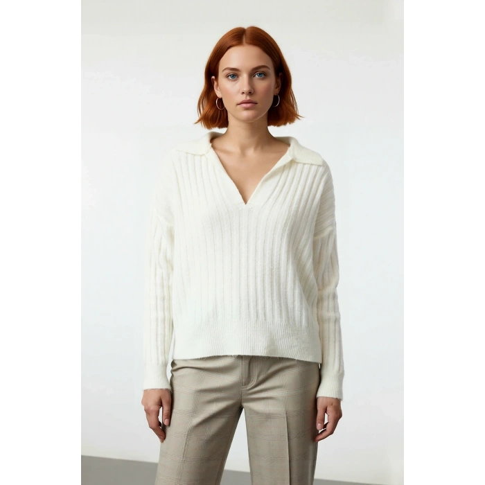 Modern Kadın Oversize Polo Yaka Triko Kazak Rahat Düşük Kol Fitilli Dokusuyla Kış Gardırobunuzun