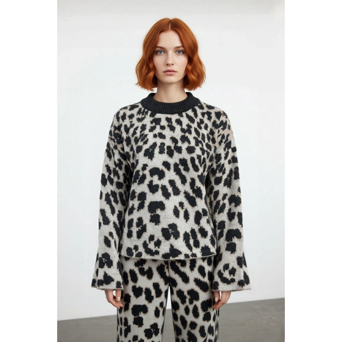 Modern Kadın Oversize Triko Leopar Desenli Bisiklet Yaka Kazak Günlük Tarz Soğuk Havalar İçin