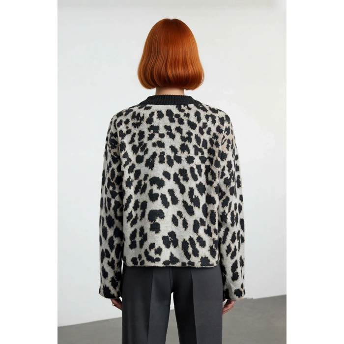 Modern Kadın Oversize Triko Leopar Desenli Bisiklet Yaka Kazak Günlük Tarz Soğuk Havalar İçin