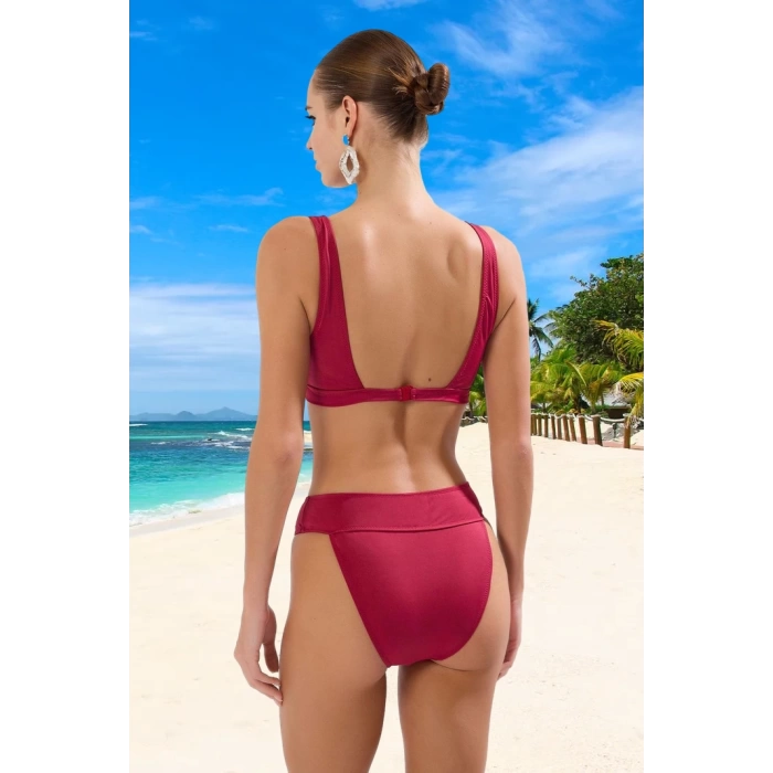 Modern Üçgen Bikini Takımı Ergonomik Kesim Hızlı Kuruyan Su Sporları İçin Özel Tasarım