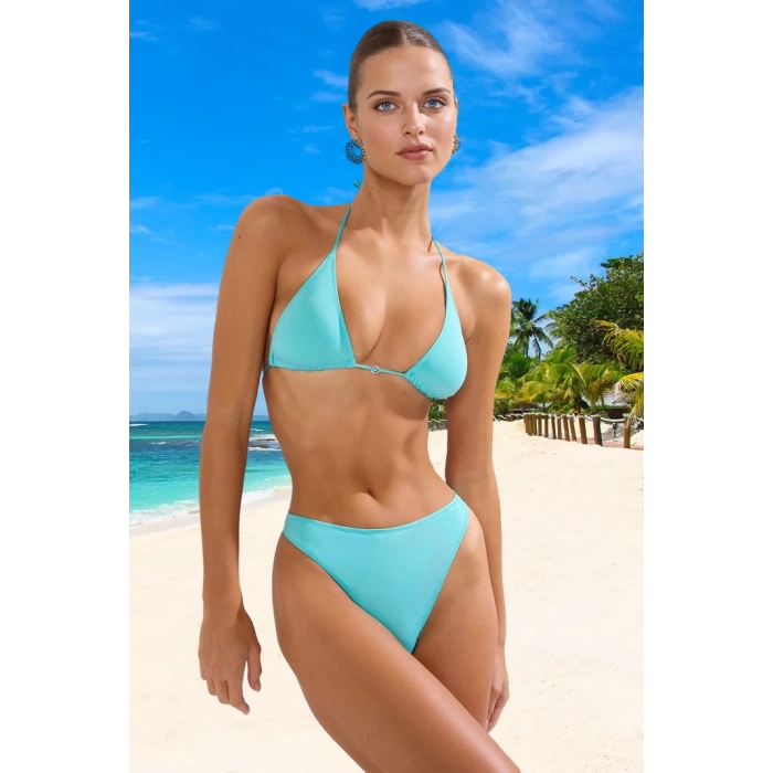 Modern Üçgen Bikini Takımı Şık Detaylı Esnek Kumaş UV Korumalı Klora Dayanıklı Yüksek Konfor