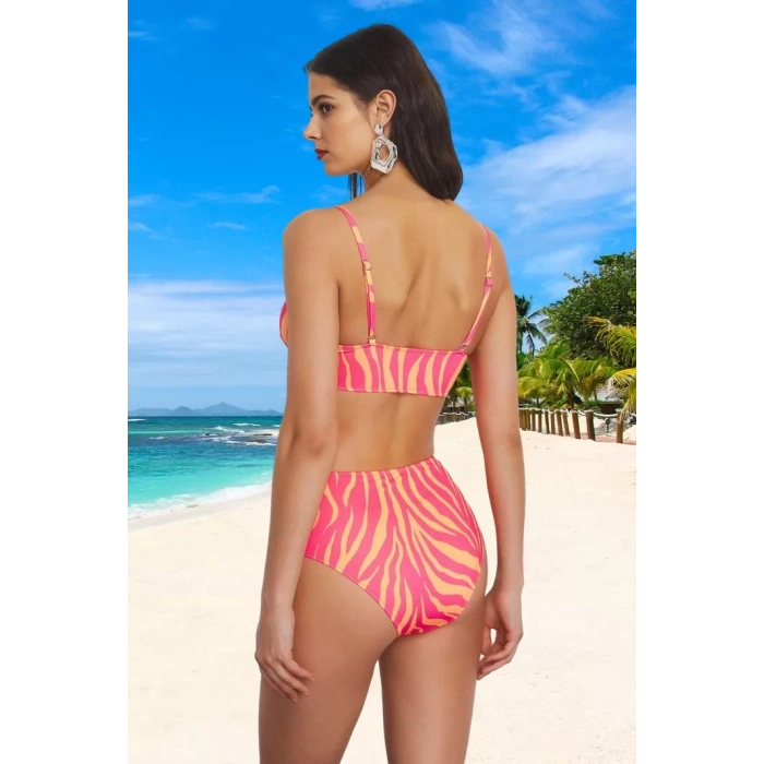 Modern Üçgen Bikini Takımı Şık Detaylı UV Korumalı Yüksek Konfor Özel Tasarım Klora Dayanıklı