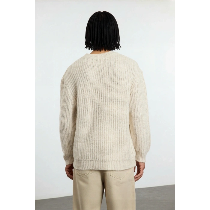 Modern Unisex Oversize Dokulu Triko Kazak Kış Aylarında Konfor Sunan Bisiklet Yaka Tasarım