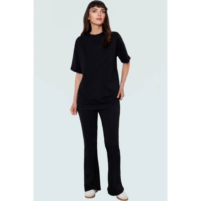 Nefes Alabilir Pamuk Örme T shirt ve İspanyol Paça Pantolon Takımı Konforlu Kesim Trend Tasarım