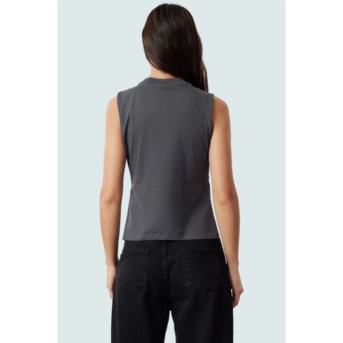 Nefes Alan Pamuklu Bluz Fitted Kolsuz Bisiklet Yaka Peplum Premium Kalite Rahat Kullanım