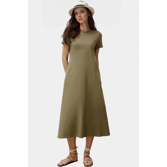 Nefes Alan Pamuklu T shirt Elbise Midi Boy Cep Detaylı Modern Stil Zarifane Tasarım