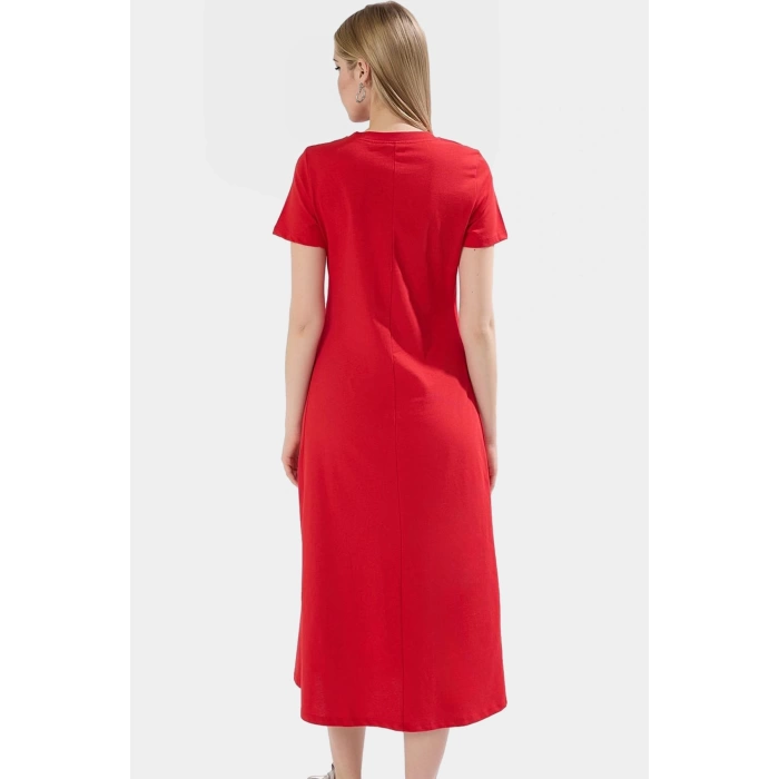 Nefes Alan Pamuklu T shirt Elbise Midi Boy Cep Detaylı Modern Stil Zarifane Tasarım