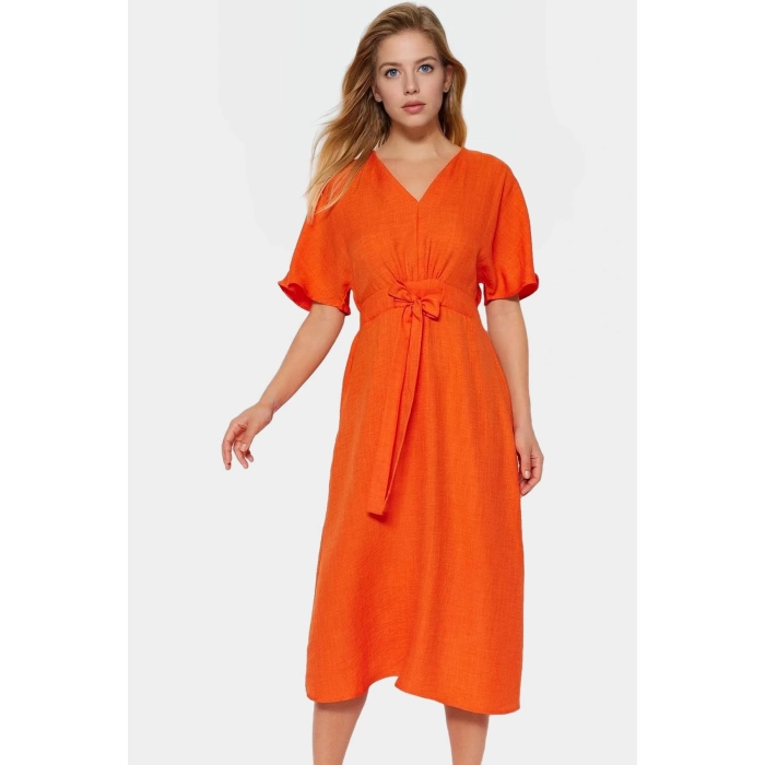 Nefes Alan Polyester Midi Elbise A Kesim V Yaka Kuşak Detayı Özenle Seçilmiş Rahat Kullanım