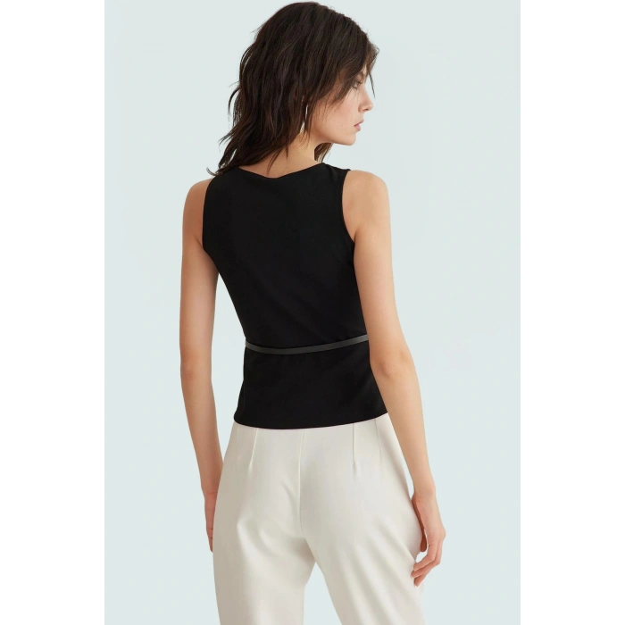 Örme Bluz Bisiklet Yaka Fitted Kalıp Scuba Krep Kumaş Şık Görünüm Modern Stil
