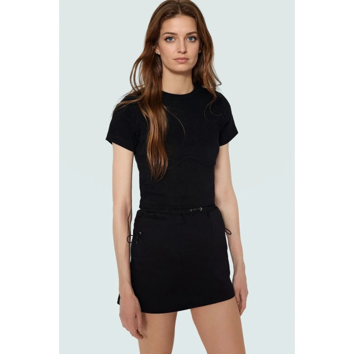 Örme Crop Bluz Bisiklet Yaka Fitted Kalıp Pamuklu Yazlık Kemersiz Uzun Ömürlü