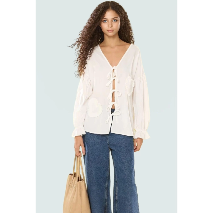 Oversize Pamuklu Dokuma Uzun Kollu Bluz V Yaka Kalp Detaylı Kaliteli İşçilik Trend Tasarım