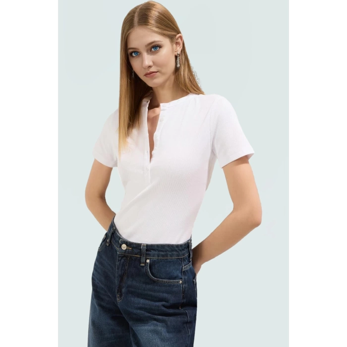 Pamuklu Fitted Bluz Kısa Kol Bisiklet Yaka Yazlık Premium Kalite Uzun Ömürlü Mükemmel Uyum