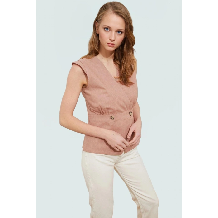 Pamuklu Keten Görünümlü Bluz; V Yaka Düğmeli Kolsuz Fitted Kalıp Özel Tasarım Özenle Seçilmiş