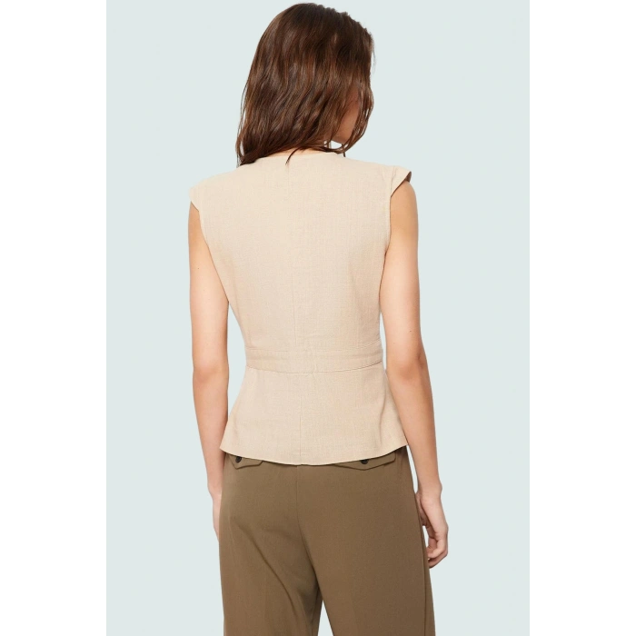 Pamuklu Keten Görünümlü Bluz; V Yaka Düğmeli Kolsuz Fitted Kalıp Özel Tasarım Özenle Seçilmiş